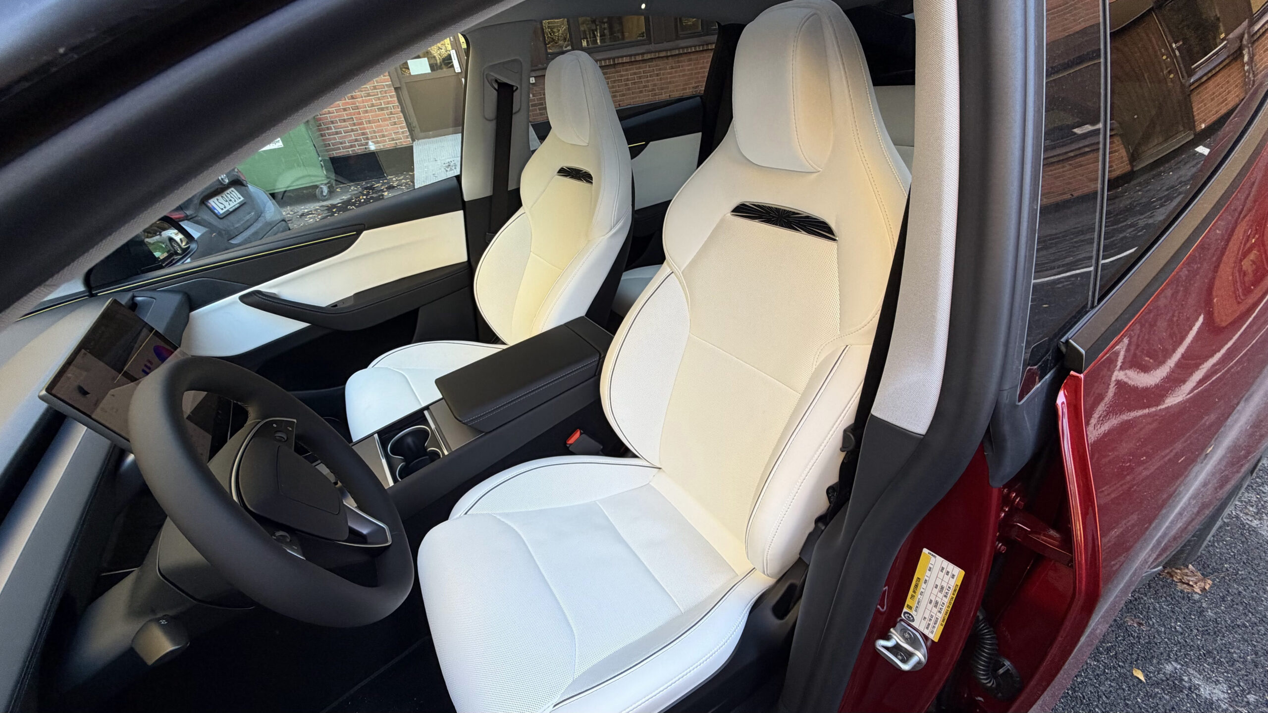 Tesla Model Y Performance 2025 seats