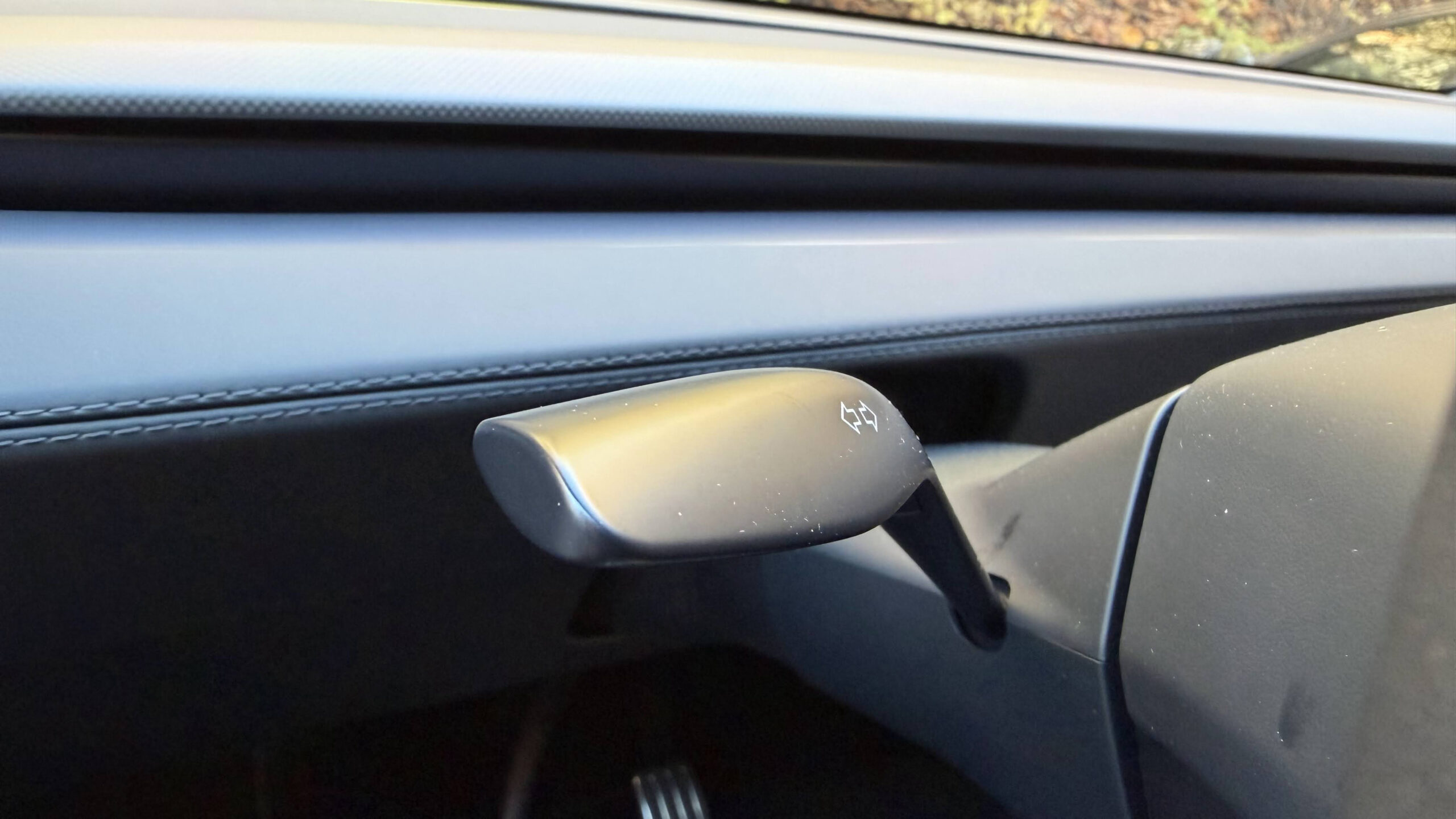 Tesla Model Y Performance 2025 turnsignal stick