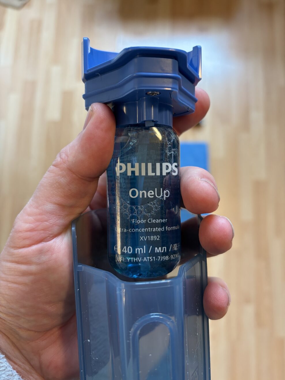 Philips OneUp 5000 XV5113 3 philips oneup cleaning solution web