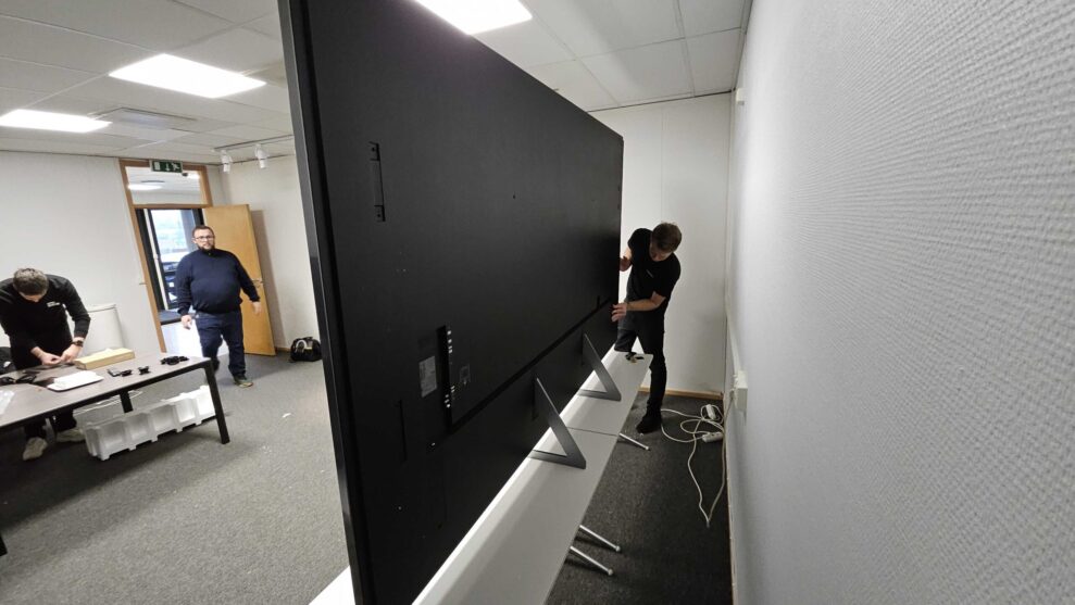 Samsung-115MR95F-Micro-RGB-test-4-scaled