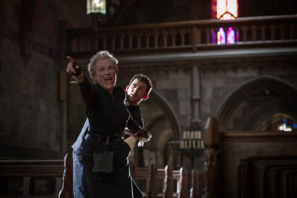 Wake Up Dead Man - A Knives Out Mystery_2 (11)