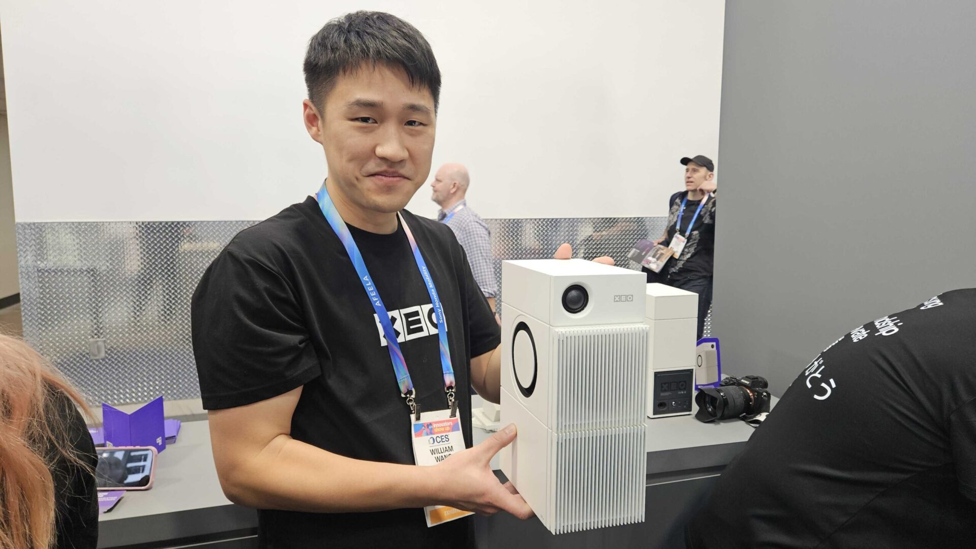 CES 2026: Potenta PC-högtalare och fjäderlätta VR-glasögon från XEO Lab