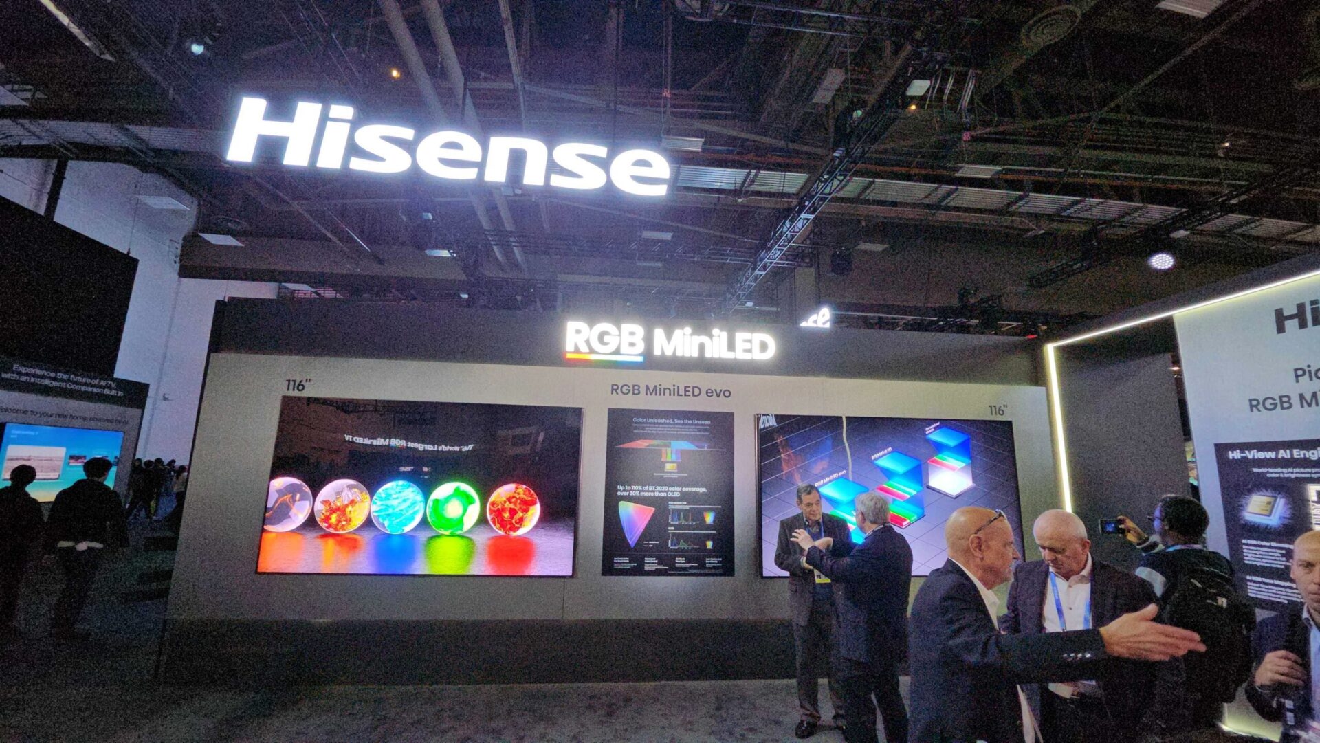 CES 2026: Hisense UXS är en ny RGB MiniLED evo-TV med fyra färger i bakgrundsbelysningen