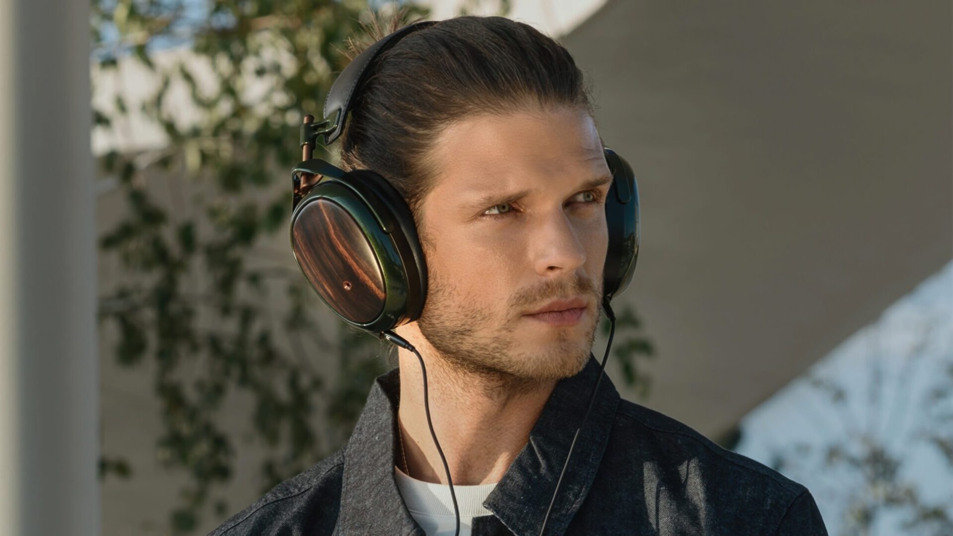 Meze Strada: Slutna hörlurar i trä