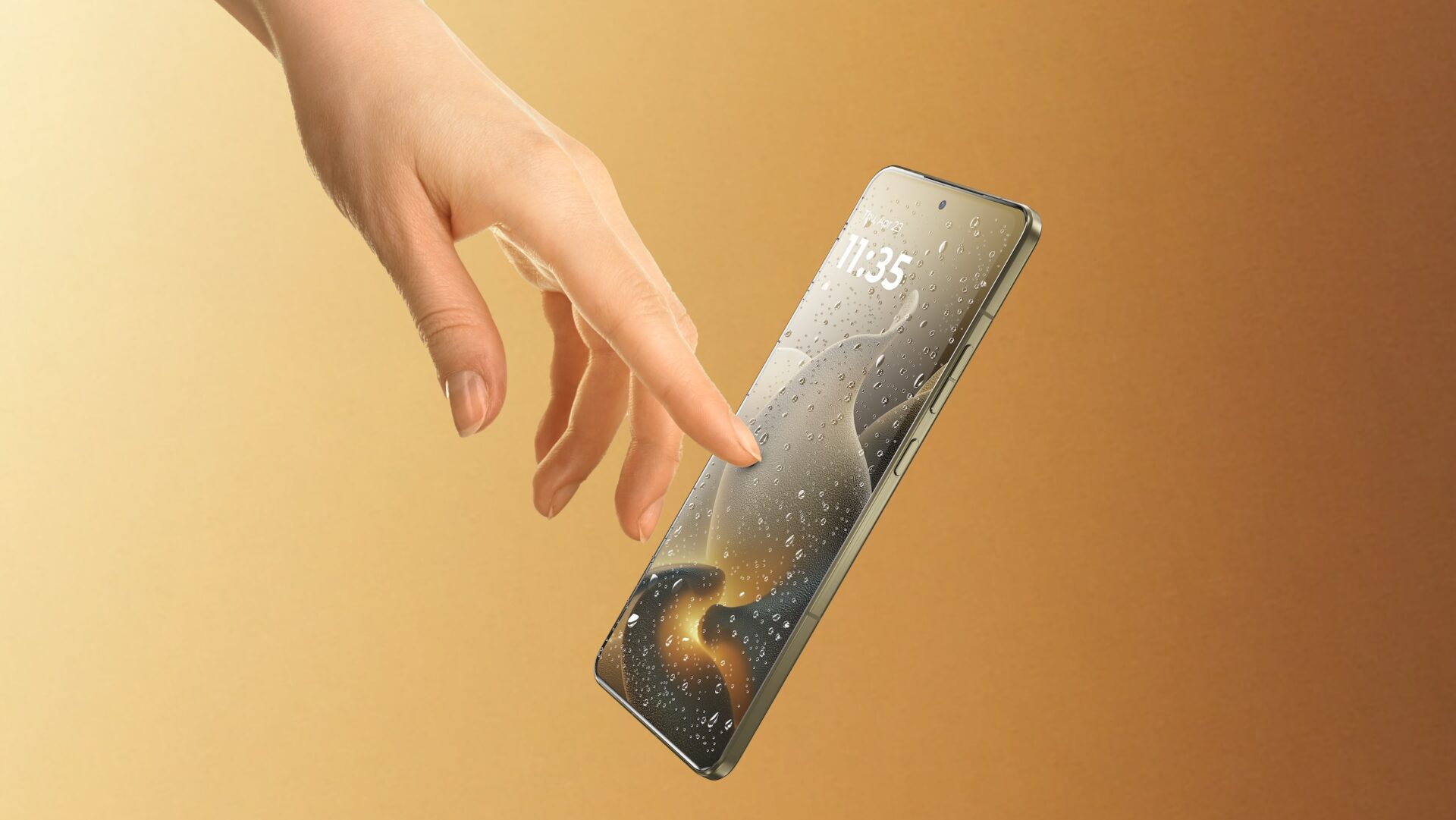 Motorola vill utmana Samsung och Apple med billigare toppmodell