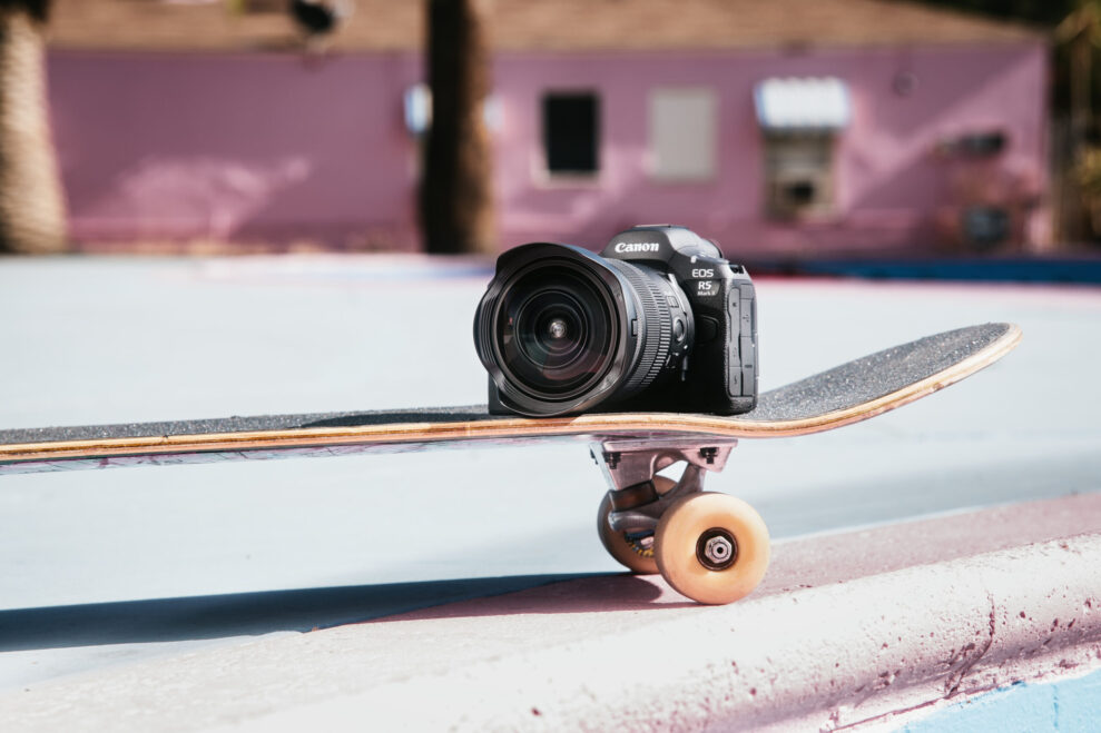 RF-7-14mm-F2.8-3.5mm-FISHEYE-STM-lifestyle-09-scaled