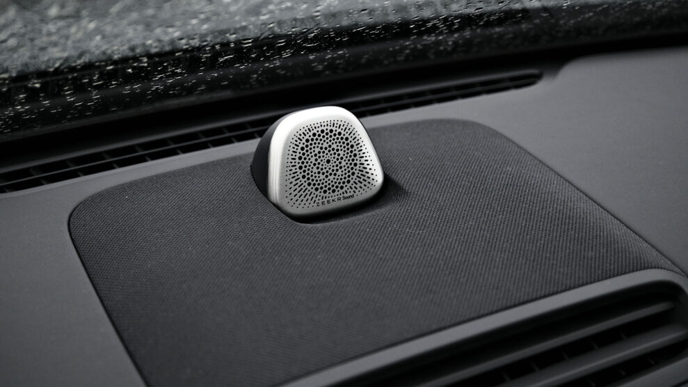 Sound by Zeekr 7x center speaker