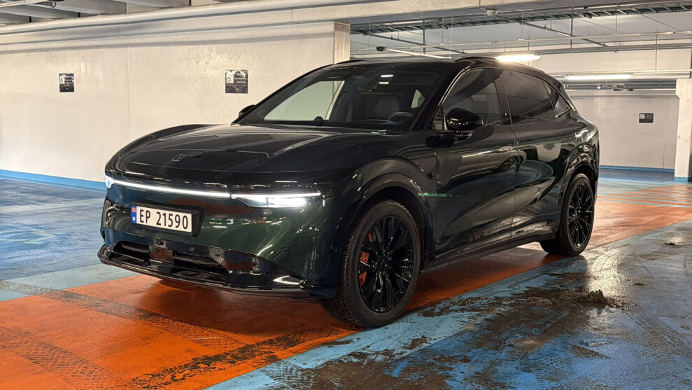 Sound by Zeekr 7x side