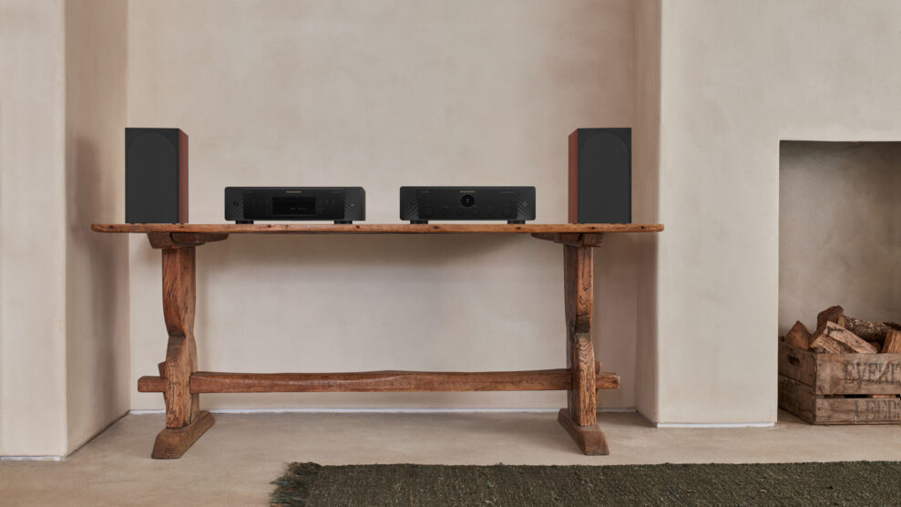 High-BW-707-Prestige-Edition-Santos-Gloss-Lifestyle-2