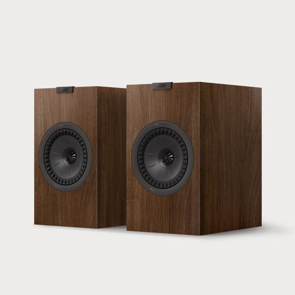 KEF Q3 Meta stativhoyttaler hifihub hi fi stativhoyttalere hoyttalere til stativ KEF Q Serie 01 valnott