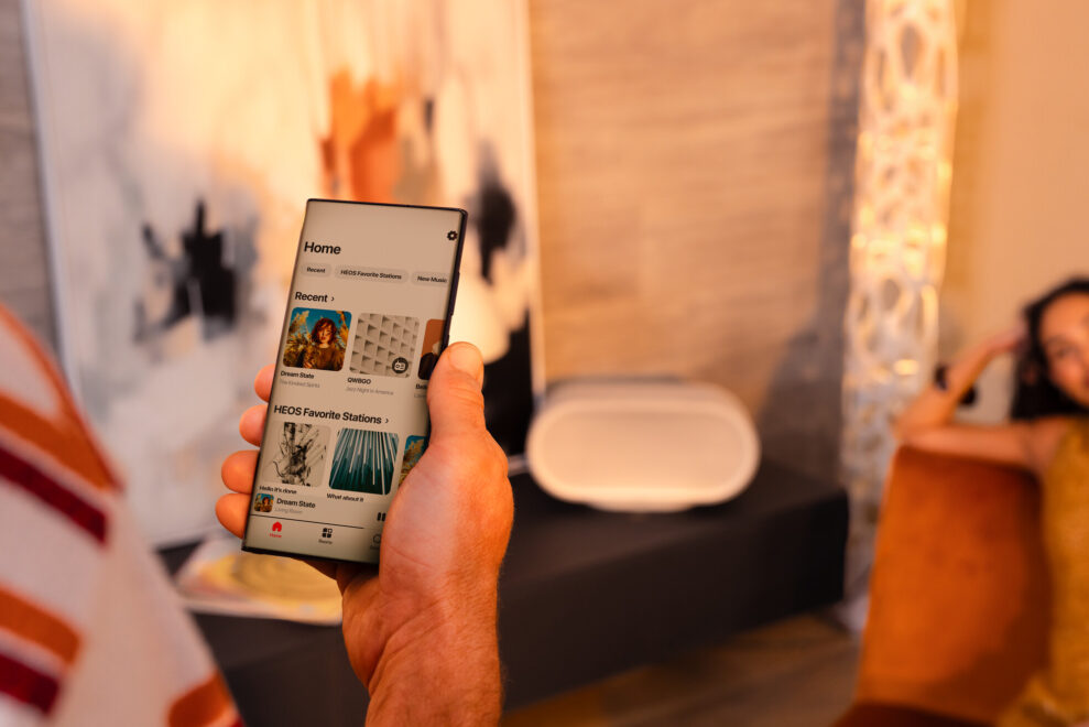 Low Denon Home 600 White Lifestyle 2