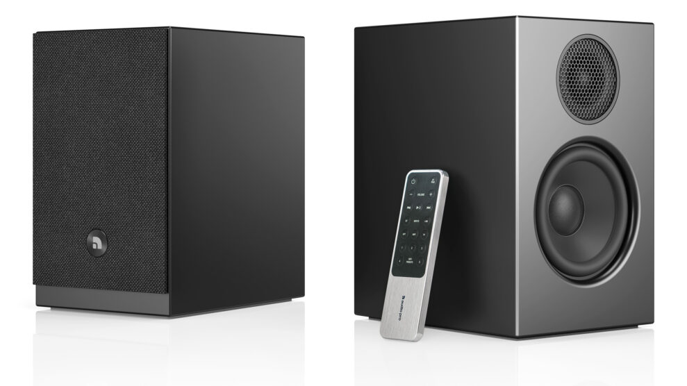 wireless-multiroom-speaker-A28-W-black-angle1-remote3-airplay2-google-cast-chromecast-AudioPro