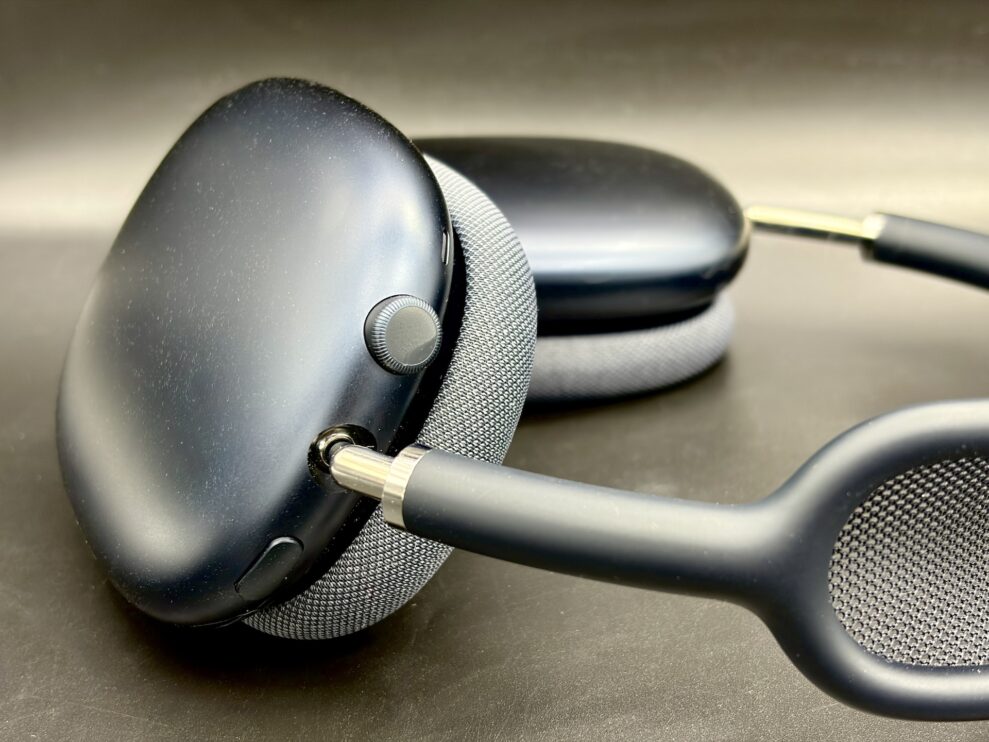 AirPods Max 2 buttons web