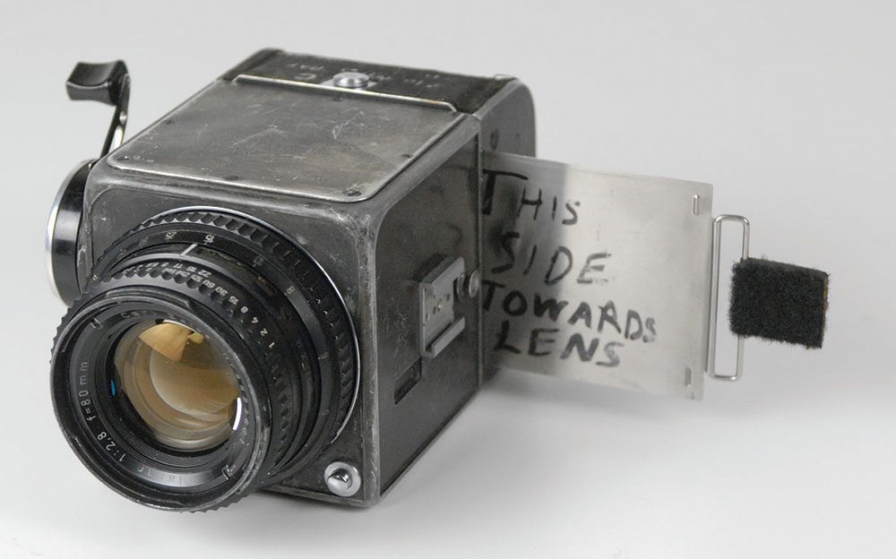 Första Hasselblad-kameran i rymden är till salu