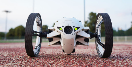 Parrot_Jumping_Sumo_2-990x505