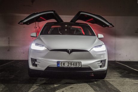 Framtidsbilen som kör själv 7 Tesla Model X OPPSLAG 3 9752