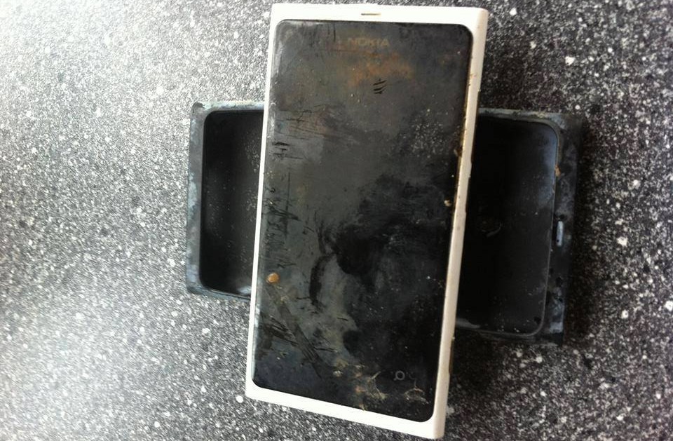 Drunknad Lumia 800 återuppstod